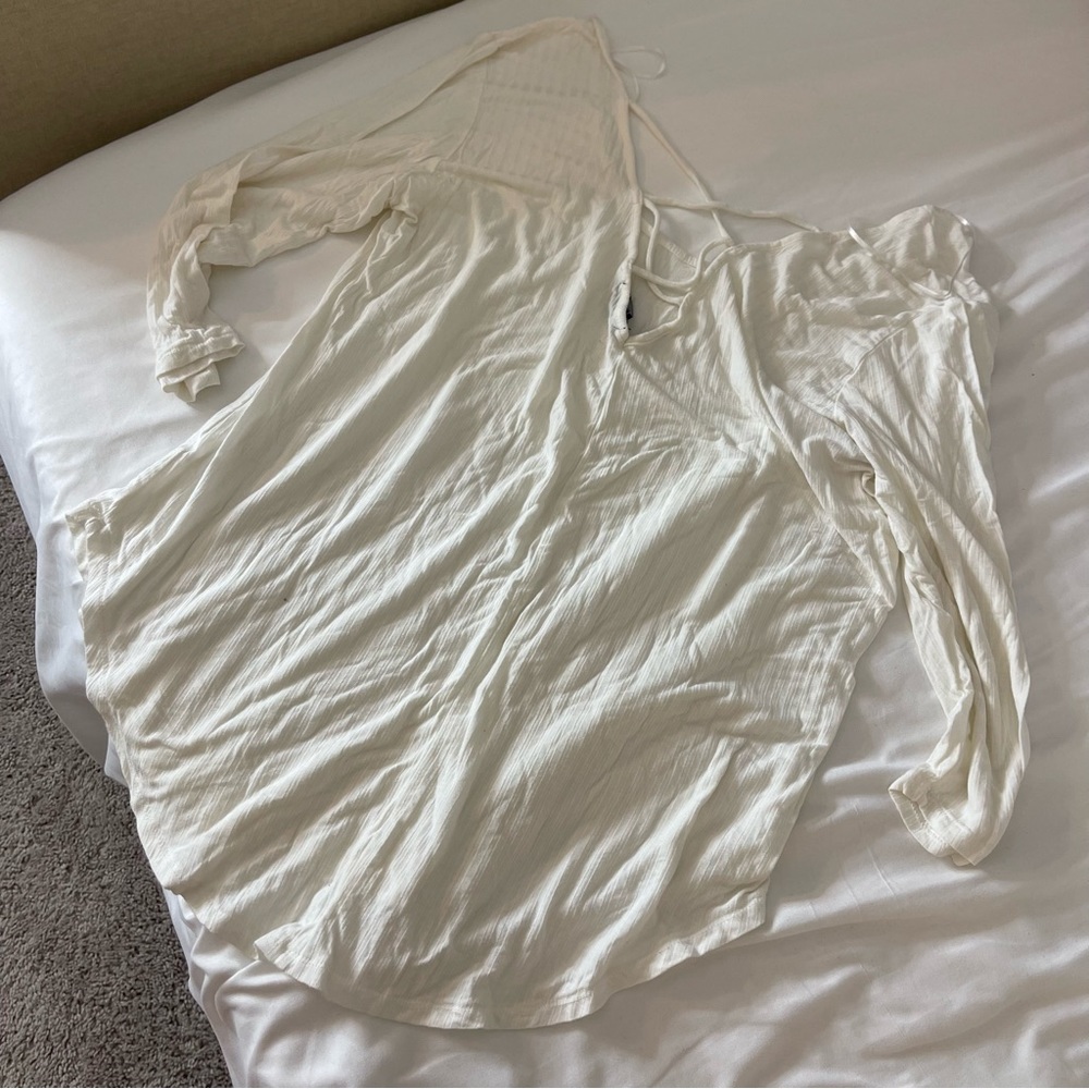 White Top - Picture 3 of 3
